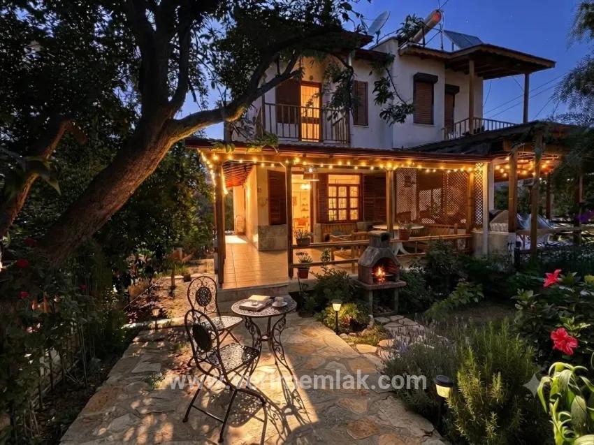 3+1-Zimmer Villa Zu verkaufen in Çukuraltı Bz. Menderes Özdere - 150 m²