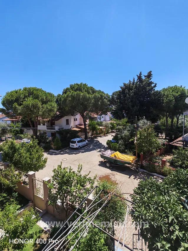 Seferihisar Ürkmez Straße auf der Seite des Meeres zu verkaufen 1+1 Wohnung