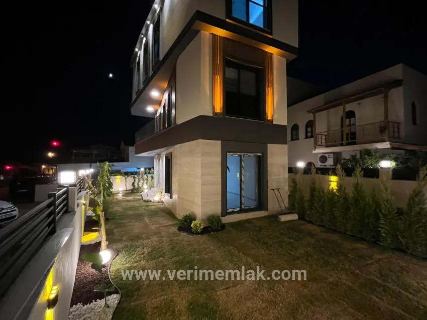 3+1-Zimmer Villa Zu verkaufen in Çukuraltı Bz. Menderes Özdere - 150 m²