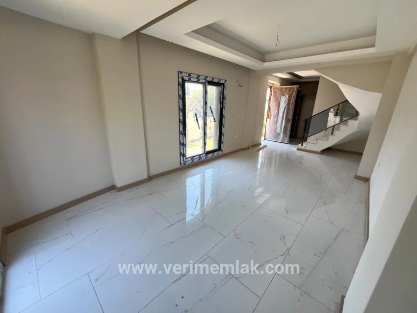 3+1-Zimmer Villa Zu verkaufen in Çukuraltı Bz. Menderes Özdere - 150 m²