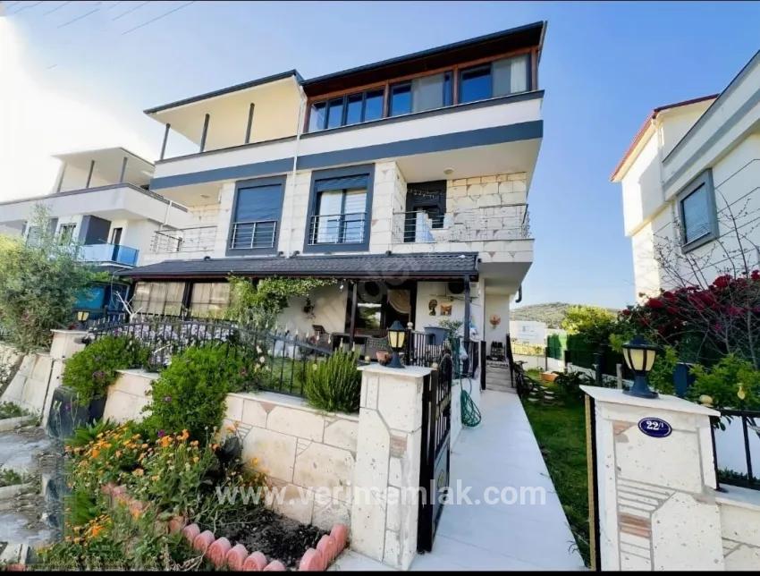 4+1-Zimmer Villa Zu verkaufen in Cumhuriyet Bz. Seferihisar Doğanbey - 170 m²