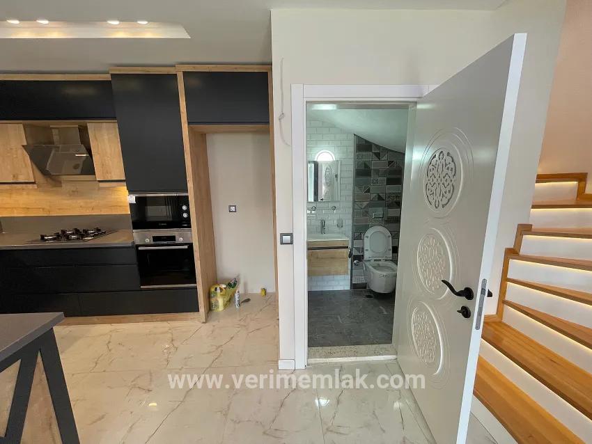 3+1-Zimmer Villa Zu verkaufen in Bengiler Bz. Seferihisar Ürkmez - 300 m²