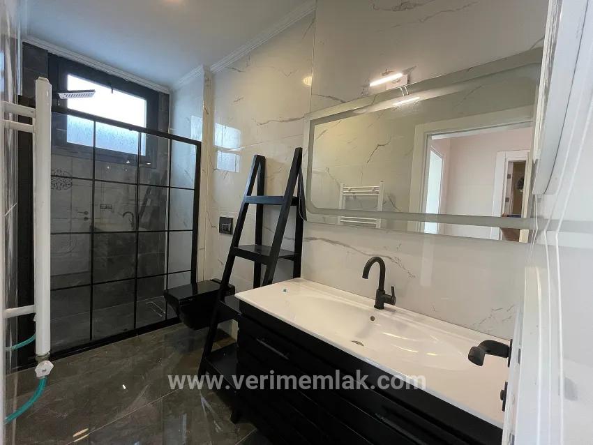 3+1-Zimmer Villa Zu verkaufen in Bengiler Bz. Seferihisar Ürkmez - 300 m²