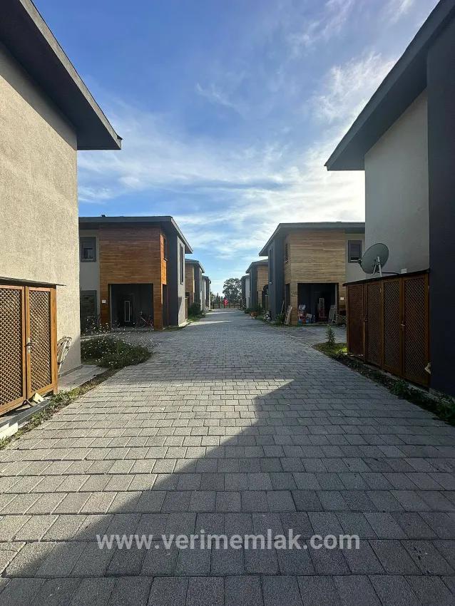 3+1-Zimmer Villa Zu verkaufen in Cumhuriyet Bz. Seferihisar Doğanbey - 288 m²