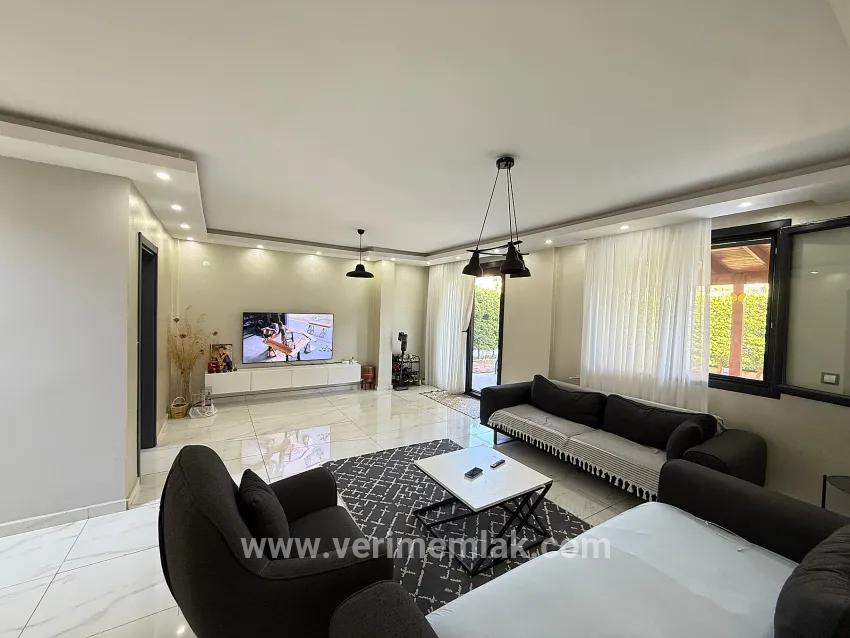 3+1-Zimmer Villa Zu verkaufen in Cumhuriyet Bz. Seferihisar Doğanbey - 360 m²