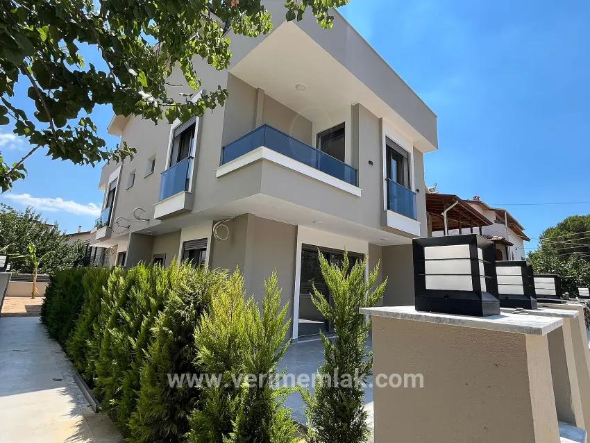 3+1-Zimmer Villa Zu verkaufen in Çukuraltı Bz. Menderes Özdere - 165 m²