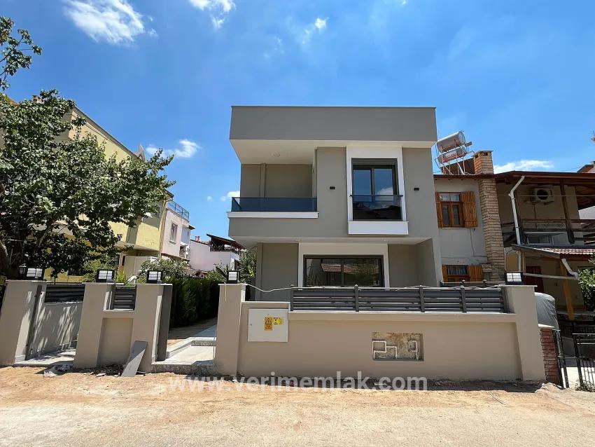 3+1-Zimmer Villa Zu verkaufen in Çukuraltı Bz. Menderes Özdere - 165 m²