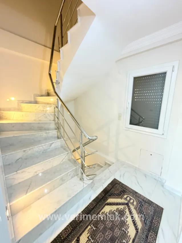 3+1-Zimmer Villa Zu verkaufen in Cumhuriyet Bz. Seferihisar Doğanbey - 215 m²