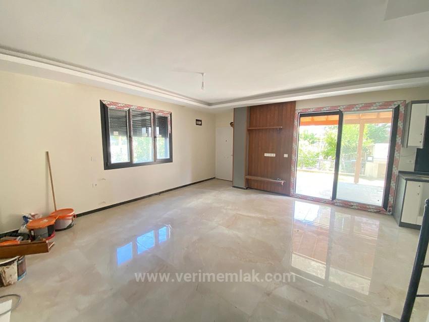 3+1 Villa Mit Garten In Doğanbey, In Meeresnähe Zu Verkaufen