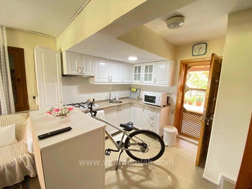 4+1 Villa Zum Verkauf In Einer Anlage In Meeresnähe In Doğanbey