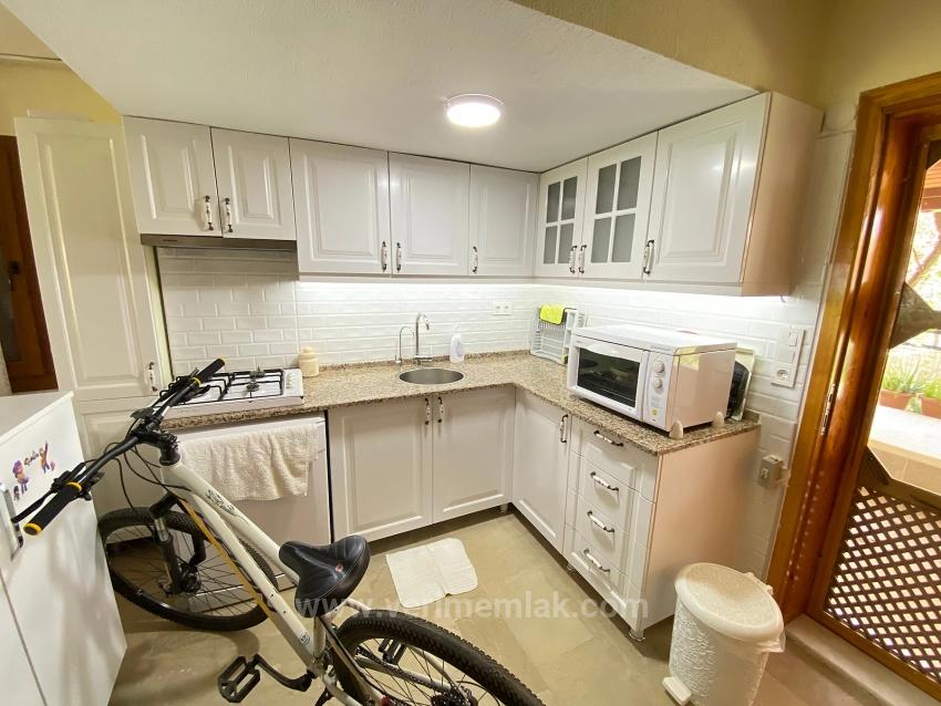 4+1 Villa Zum Verkauf In Einer Anlage In Meeresnähe In Doğanbey