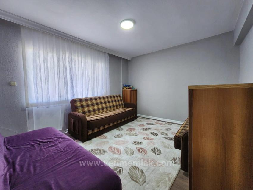 3+1-Zimmer-Wohnung Zum Verkauf In Ürkmez, In Meeresnähe, Mit Aufzug, Im Zentrum Des Marktes