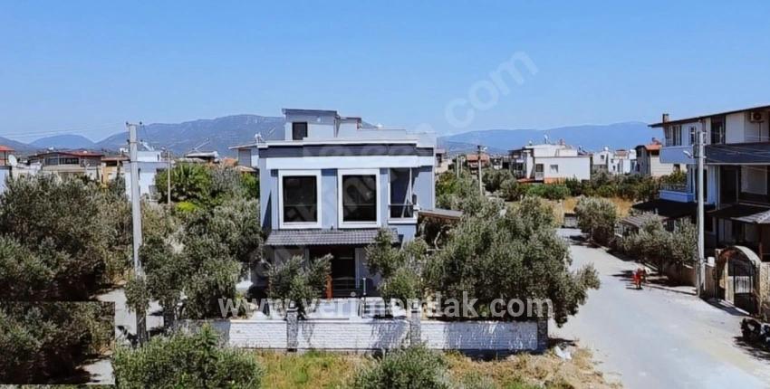 3+1-Zimmer Villa Zu verkaufen in Cumhuriyet Bz. Seferihisar Doğanbey - 175 m²