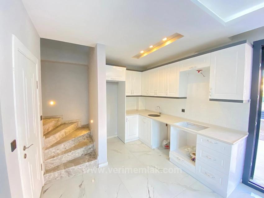 4+1 Villa Mit Separatem Garten Und Eigenem Garten In Unmittelbarer Nähe Zum Meer In Doğanbey Zu Verkaufen