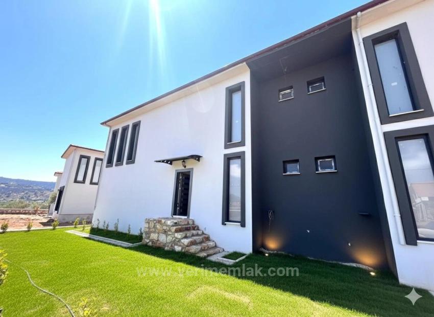 Sommerhaus (2+1) In Doğanbey Zu Verkaufen, Separates Wohnzimmer Und Küche Mit Fußbodenheizung