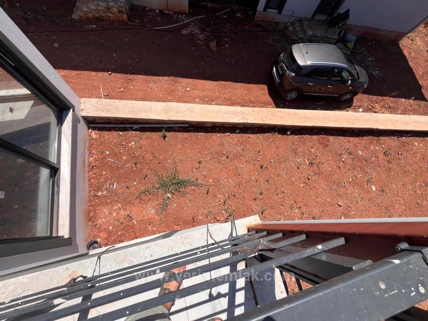 Sommerhaus (3+1) In Doğanbey Zu Verkaufen: Separates Wohnzimmer Und Küche