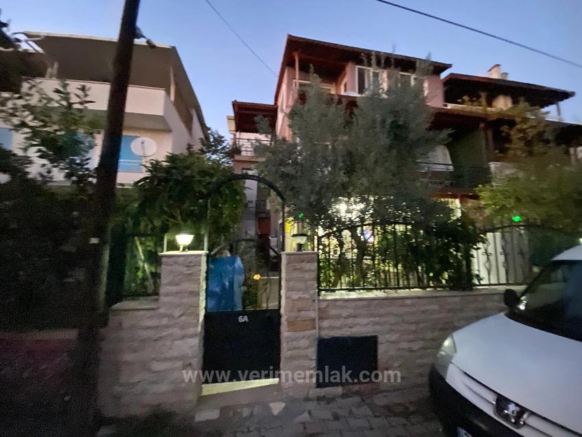 Möblierte 2+1-Zimmer-Wohnung Im Mittleren Stockwerk Von Ürkmez Seaside Zur Jahresmiete