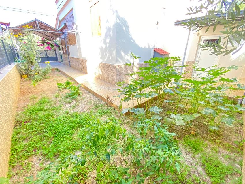 3+1-Zimmer-Villa In Doğanbey Zu Verkaufen, Abgeschlossener Parkplatz, In Unmittelbarer Nähe Zum Meer