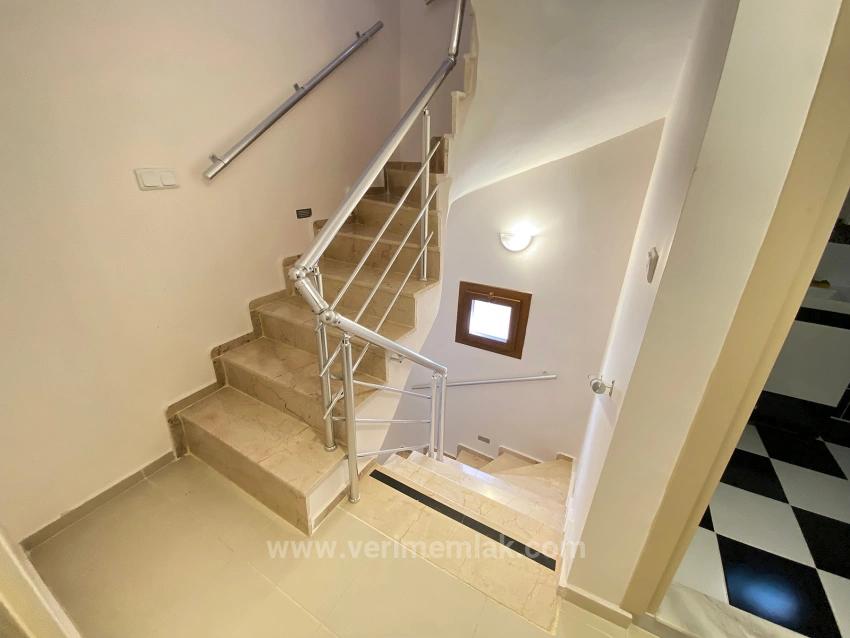 3+1-Zimmer-Villa In Doğanbey Zu Verkaufen, Abgeschlossener Parkplatz, In Unmittelbarer Nähe Zum Meer