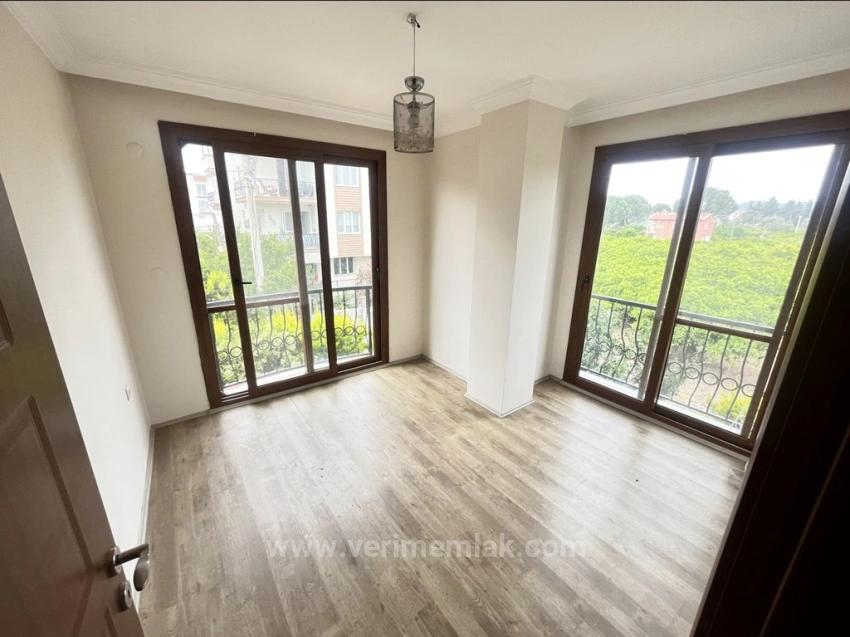 3+1 Villa Mit Garten In Ürkmez, In Meeresnähe Zu Verkaufen