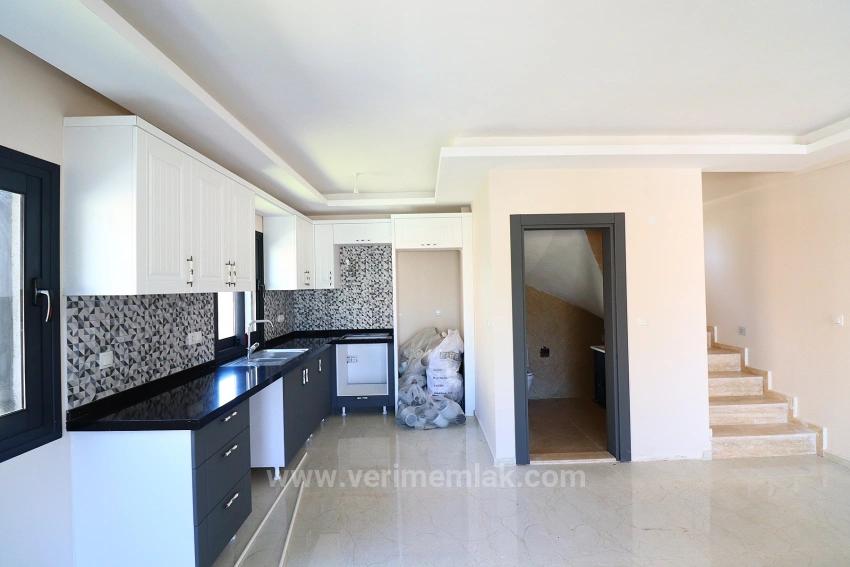 3+1 Villa Zum Verkauf Am Meer In Seferihisar Ürkmez