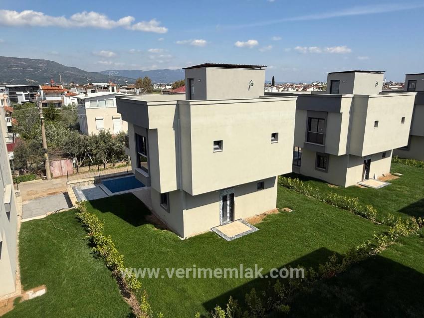 3+1-Zimmer Villa Zu verkaufen in Cumhuriyet Bz. Seferihisar Doğanbey - 300 m²