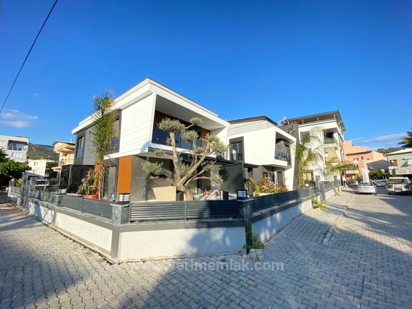 3+1-Zimmer-Villa Mit Fußbodenheizung In Ürkmez, In Meeresnähe, Zu Verkaufen