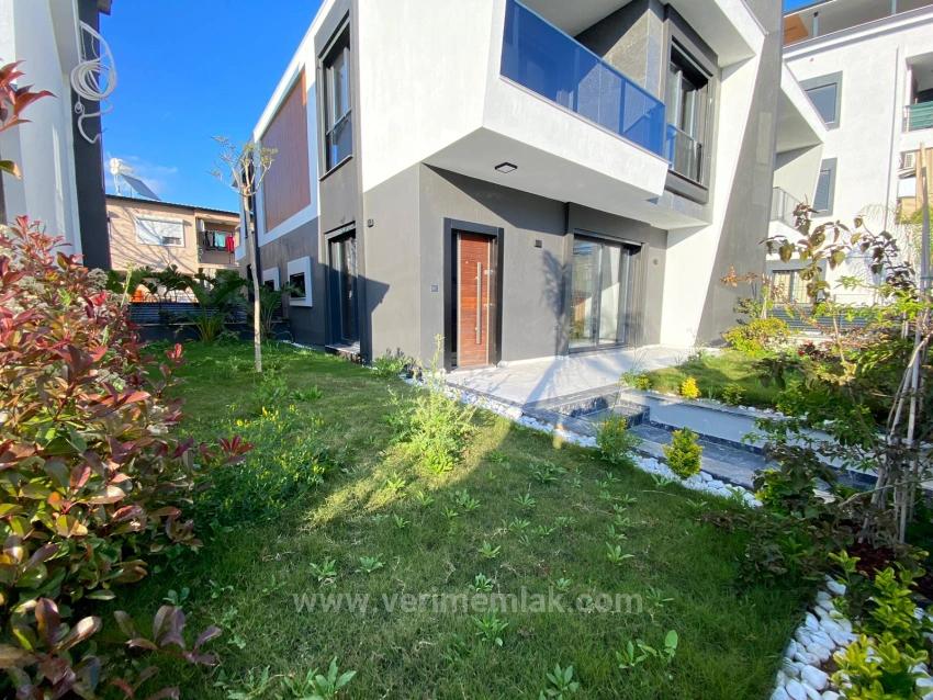 3+1-Zimmer-Villa Mit Fußbodenheizung In Ürkmez, In Meeresnähe, Zu Verkaufen