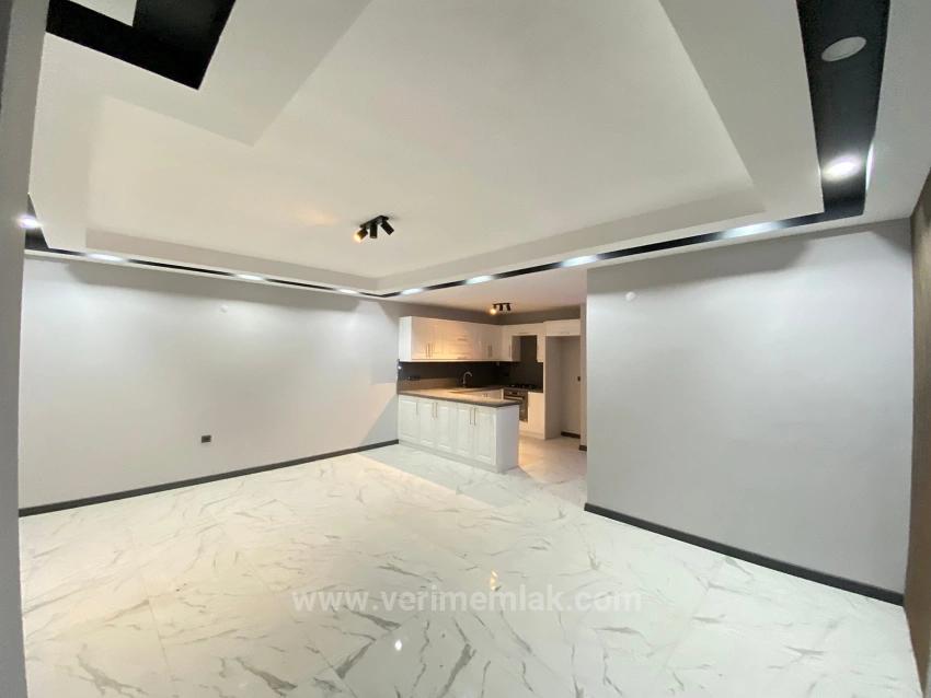 3+1-Zimmer-Villa Mit Fußbodenheizung In Ürkmez, In Meeresnähe, Zu Verkaufen