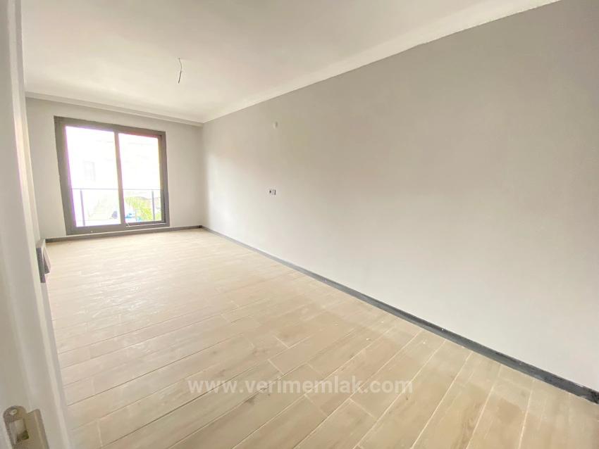 3+1-Zimmer-Villa Mit Fußbodenheizung In Ürkmez, In Meeresnähe, Zu Verkaufen