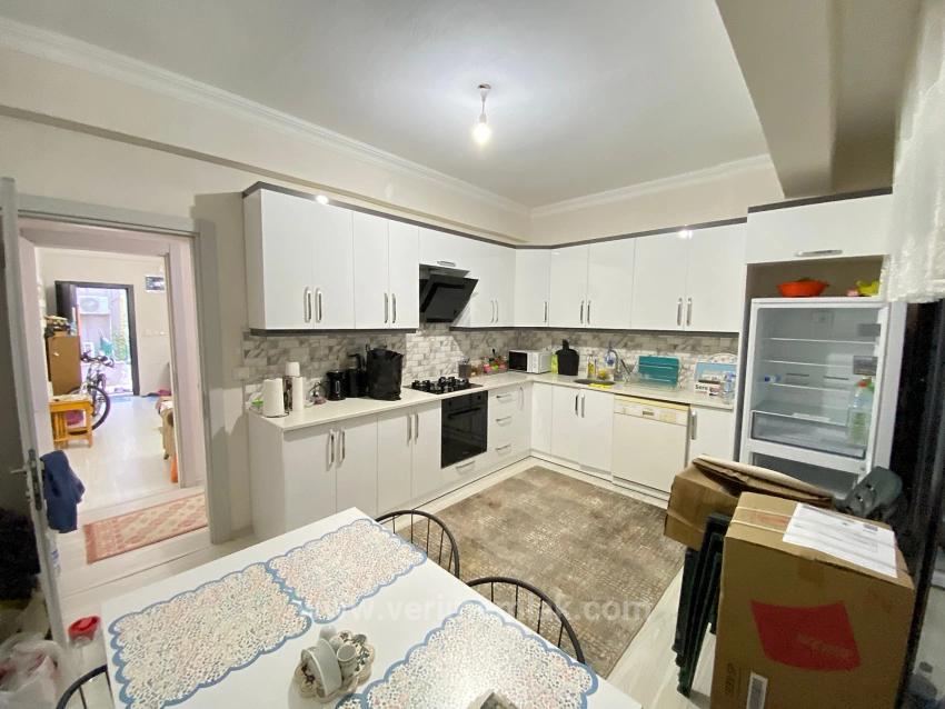 Dringend Preis Gesenkt: 3+1-Zimmer-Villa In Ürkmez, Nur 250 M Vom Meer Entfernt, Zu Verkaufen.