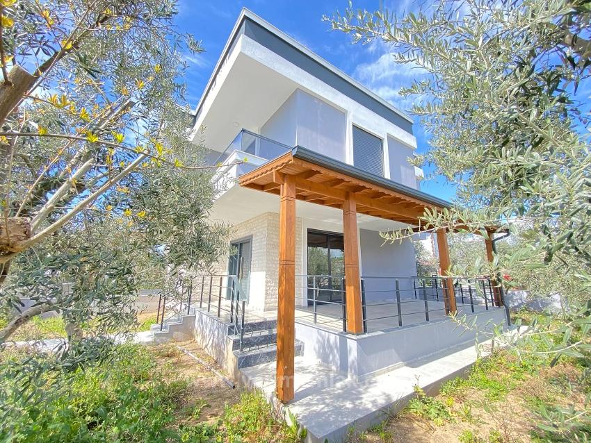 Seferihisar.cumhuriyet Mah. 500 M Entfernung Zum Meer, 3+1 Villa Mit Großem Garten Zu Verkaufen“