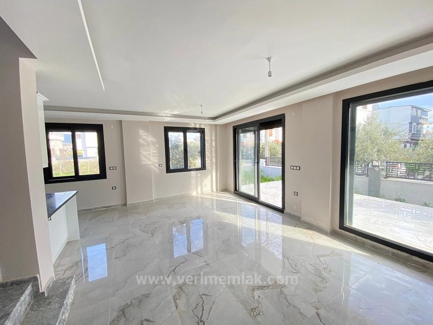 3+1 Villa Zum Verkauf In Doganbey, 300 M Entfernt
