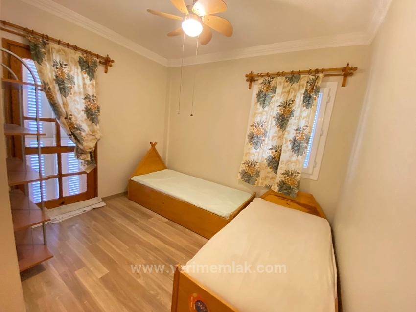 3+1 Villa Im Herzen Von Ürkmez Zu Verkaufen, Nur 50 Schritte Vom Meer Entfernt!