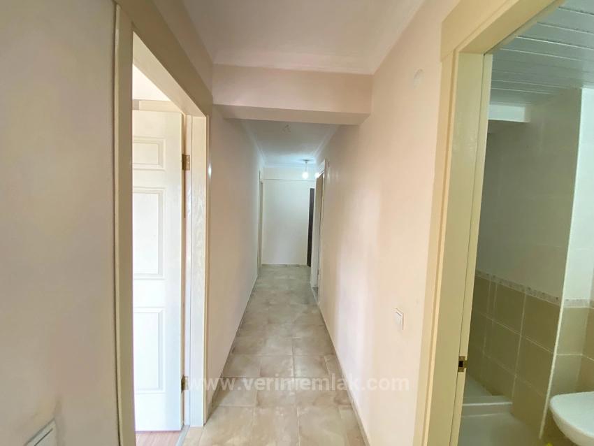 2+1-Zimmer-Wohnung Zum Verkauf Im Stadtzentrum Von Gümuldur, 850 M Vom Meer Entfernt