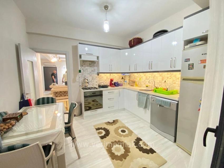 4+1 Villa Zum Verkauf In Ürkmez, 250 M² Mit Separatem Wohnzimmer Und Küche Am Meer