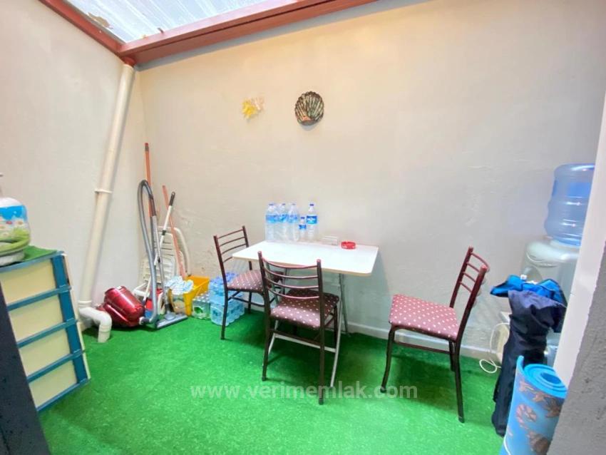 4+1 Villa Zum Verkauf In Ürkmez, 250 M² Mit Separatem Wohnzimmer Und Küche Am Meer