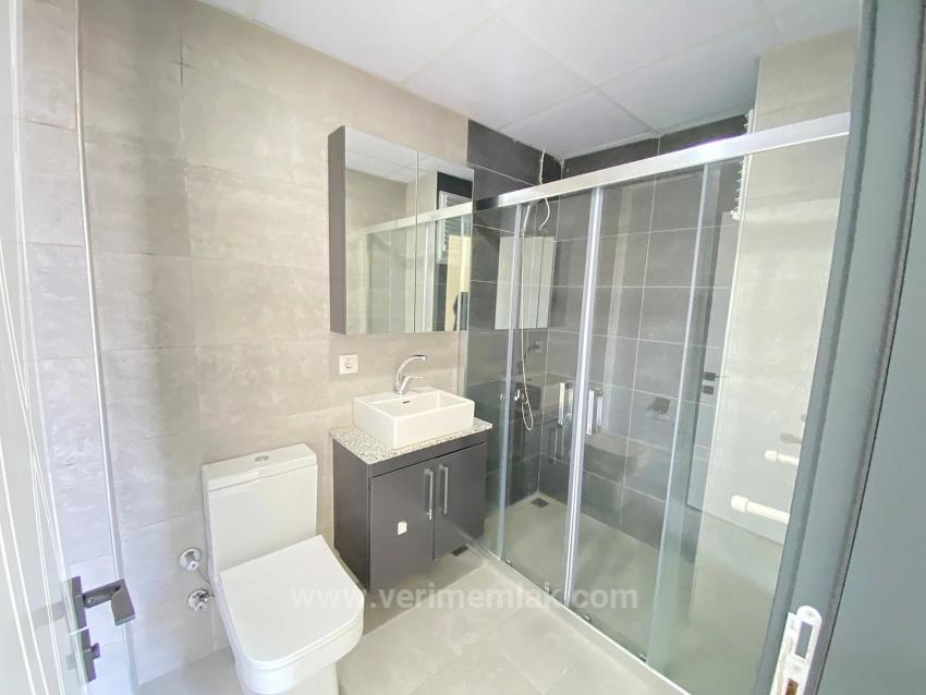 2+1-Zimmer-Wohnung Mit Meerblick Und Aufzug In Gumuldur Zu Verkaufen