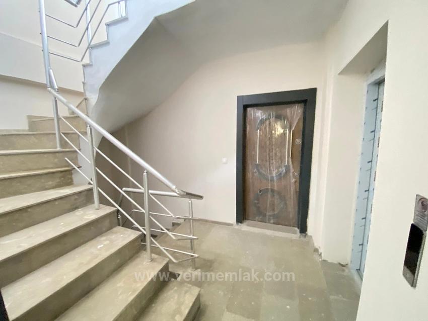 2+1-Zimmer-Wohnung Mit Meerblick Und Aufzug In Gumuldur Zu Verkaufen