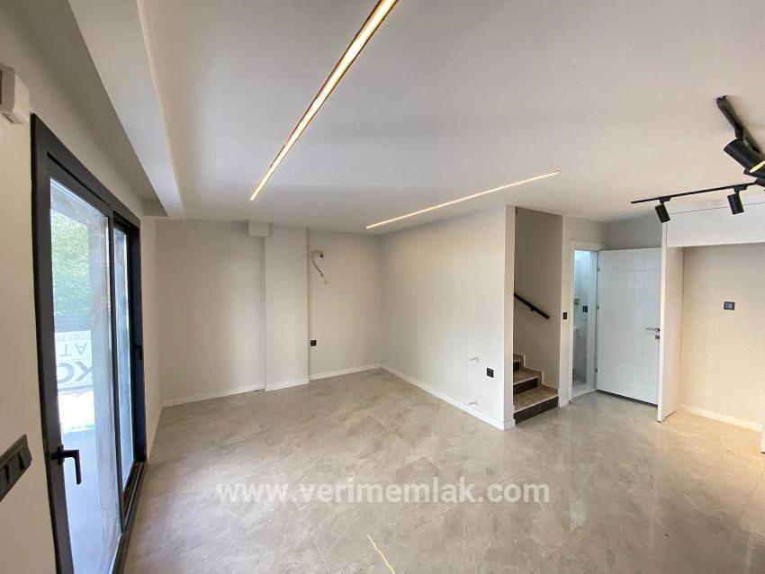 3+1-Zimmer Villa Zu verkaufen in Orta Bz. Menderes Özdere - 165 m²