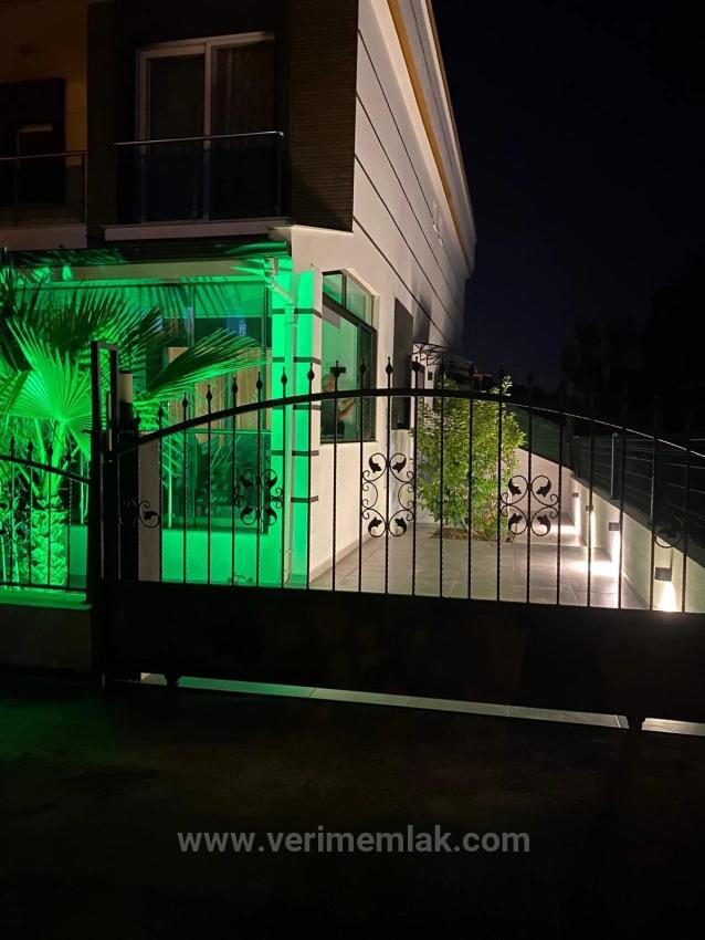 Preissenkung In Doğanbey, Freistehende Villa Mit Geschlossener Garage Zu Verkaufen