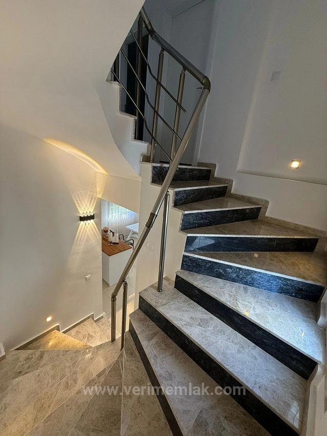 Preissenkung In Doğanbey, Freistehende Villa Mit Geschlossener Garage Zu Verkaufen