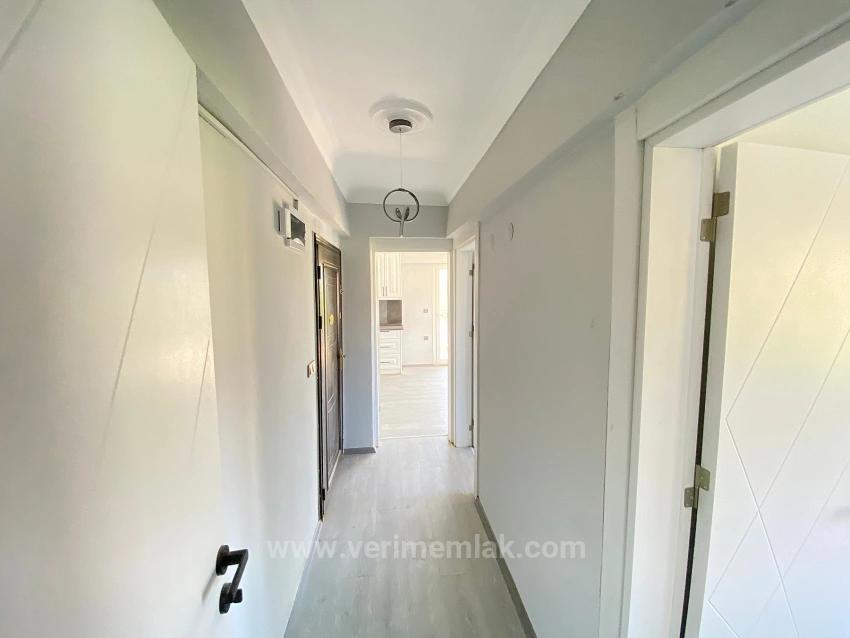 2+1-Zimmer-Wohnung In Ürkmez Zu Vermieten, 300 M², In Meeresnähe, Im Einkaufszentrum