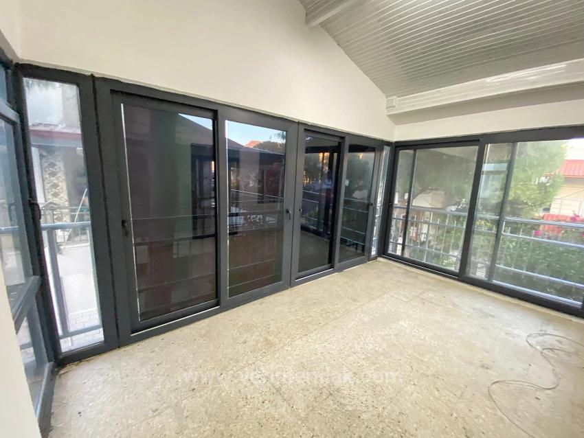 3+1-Zimmer-Wohnung Mit Geschlossenem Balkon In Ürkmez Am Meer Zu Vermieten