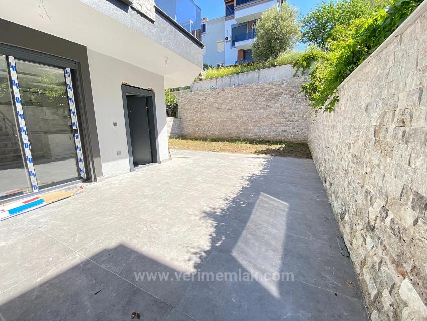 2+1 Villa Mit Großem Garten Zum Verkauf In Seferihisar Ürkmez