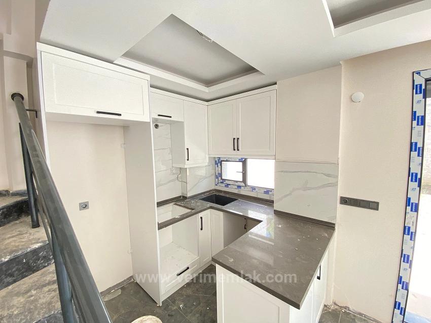 2+1 Villa Mit Großem Garten Zum Verkauf In Seferihisar Ürkmez