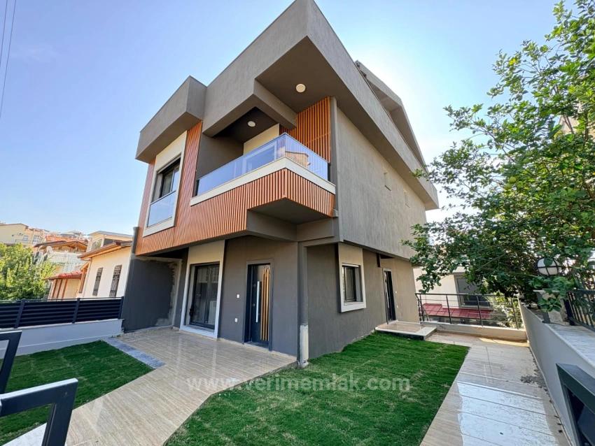 3+1-Zimmer Villa Zu Verkaufen in Çukuraltı Bz. Menderes Özdere - 200 m²