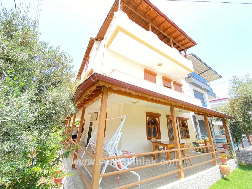 7+1-Zimmer Villa Zu verkaufen in Payamlı Bz. Seferihisar Doğanbey - 217 m²