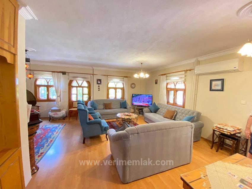 350 M² Große, Ultra-Luxuriöse 7+2-Zimmer-Villa Am Meer Im Zentrum Von Doğanbey