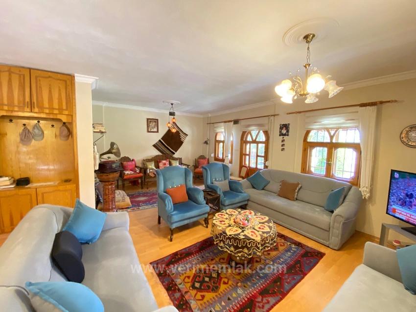 350 M² Große, Ultra-Luxuriöse 7+2-Zimmer-Villa Am Meer Im Zentrum Von Doğanbey